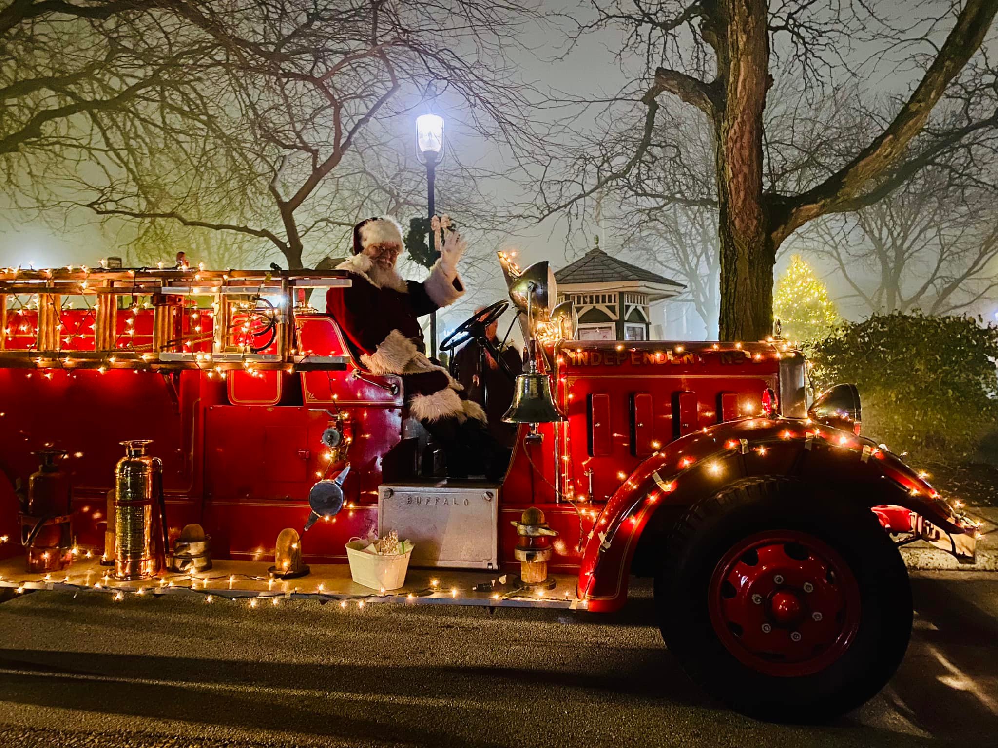 Santa Arrives at Light Up the Square in Jenkintown